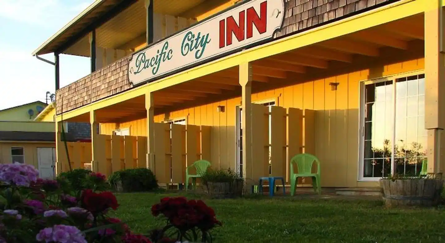 Pacific City Inn Aussenansicht