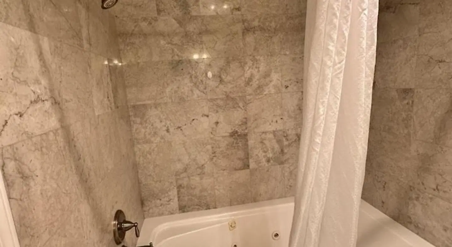 Inn at the Shore Badezimmer