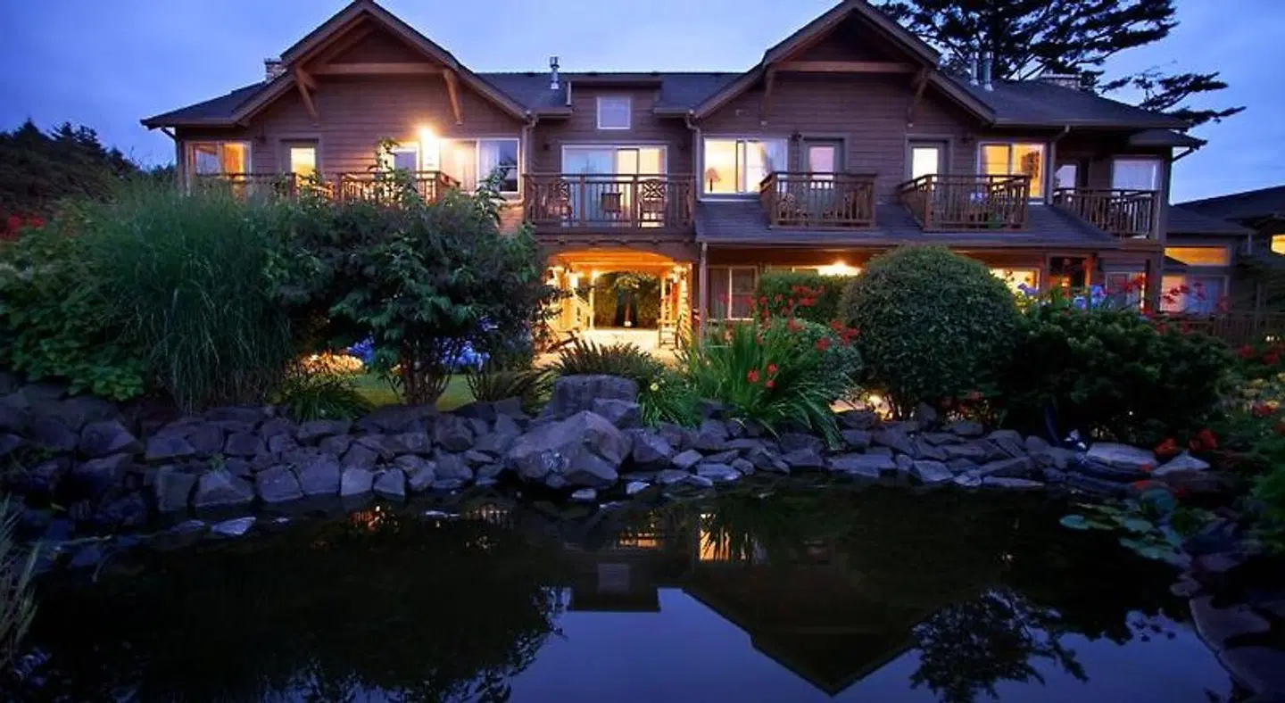 Inn at Cannon Beach EXTERIOR