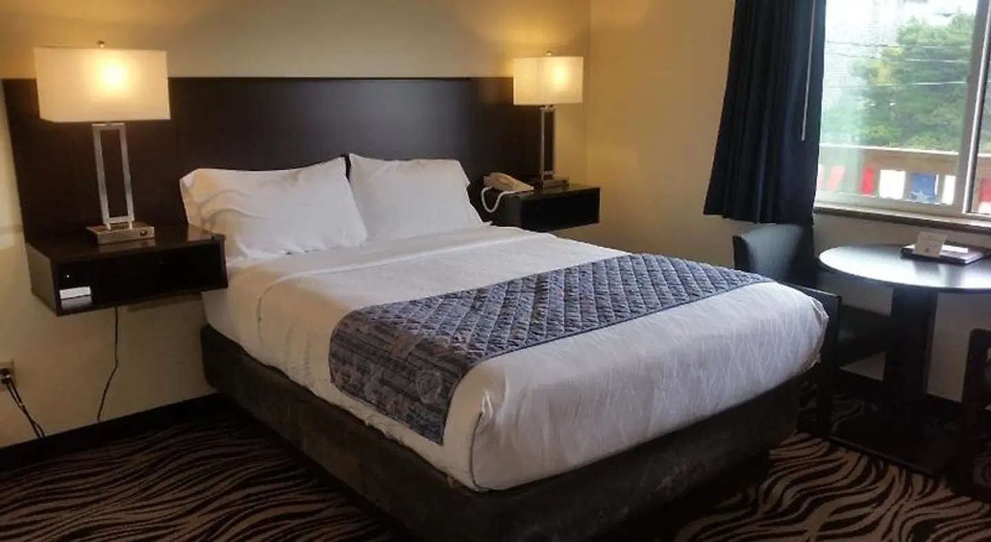 Tradewinds Motel ROOM_EXAMPLE