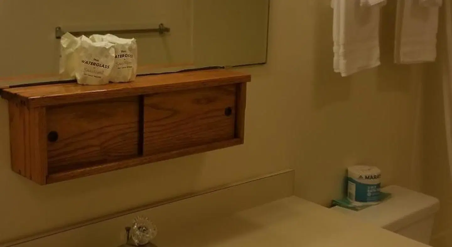 Tradewinds Motel ROOM_EXAMPLE