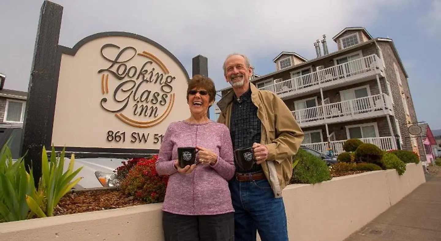 Looking Glass Inn PEOPLE