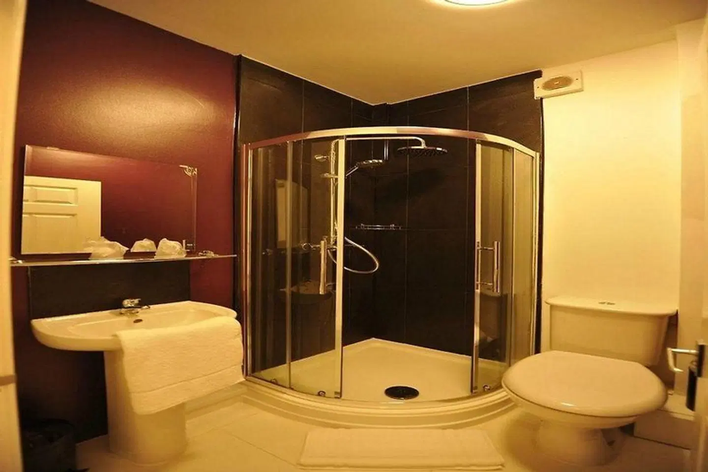 Gail's Guest House Badezimmer