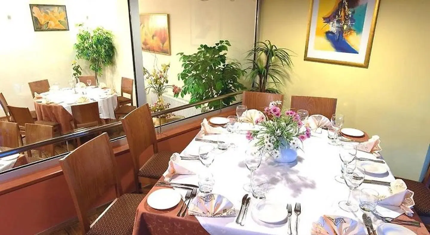 Smelyne Restaurant