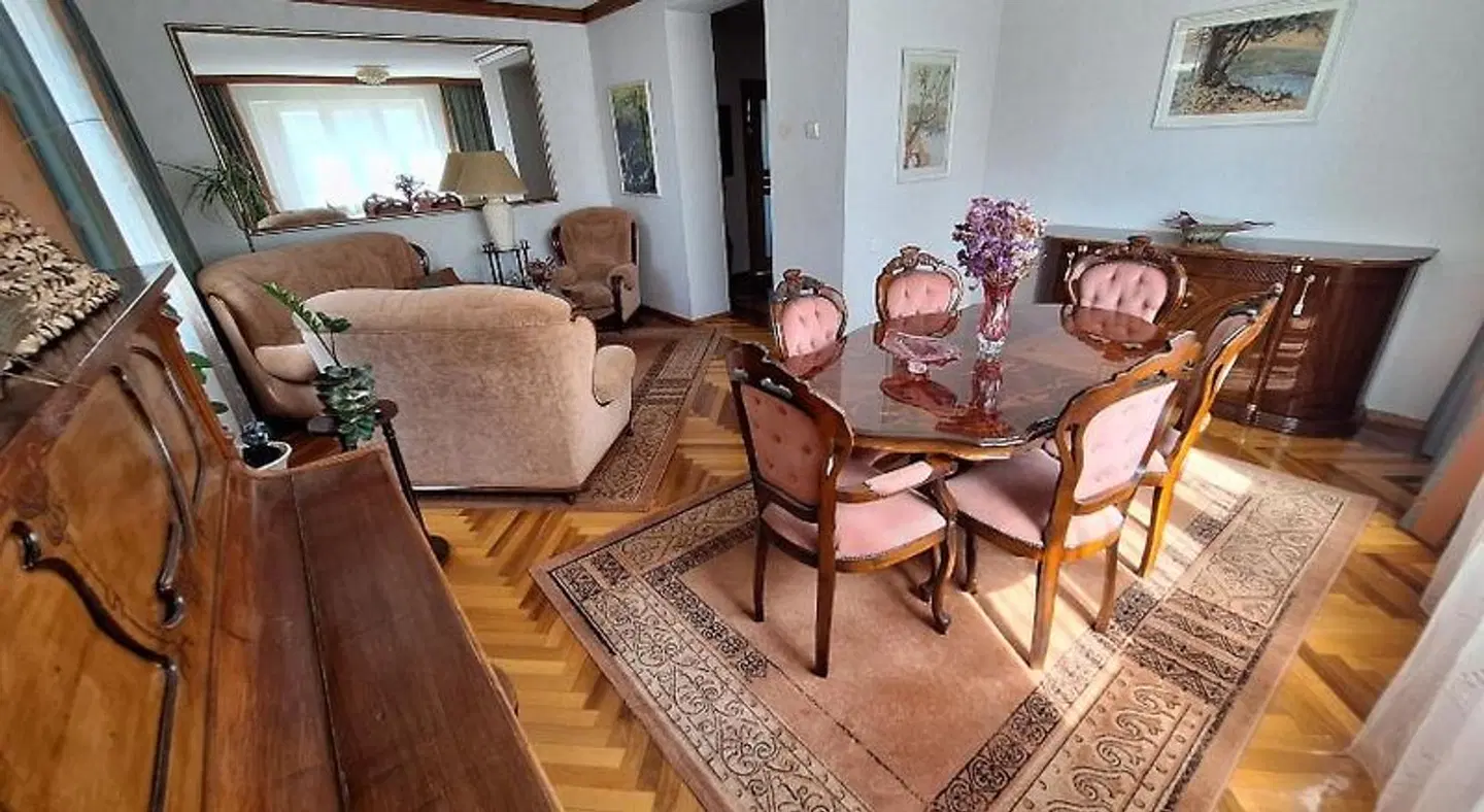 Home LOUNGE_LOBBY