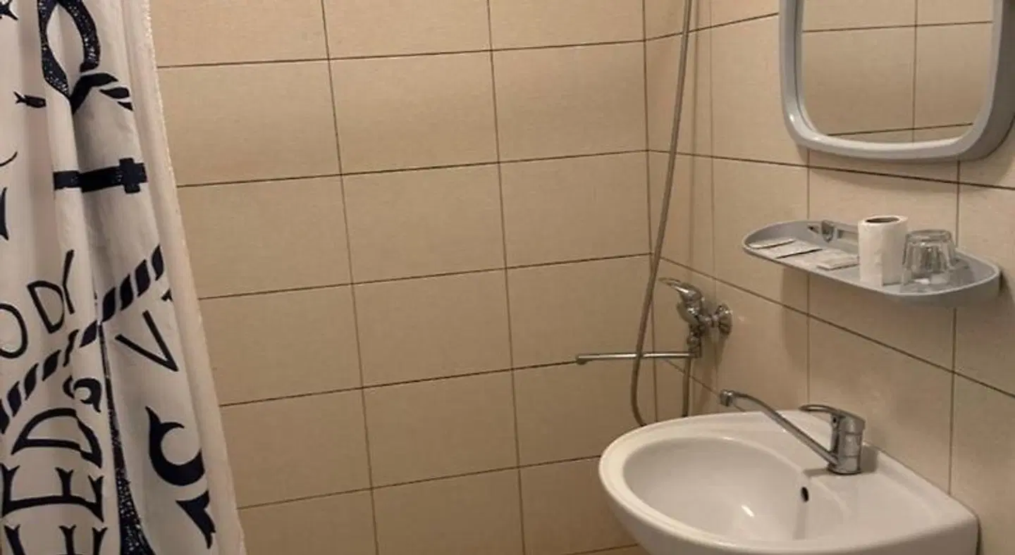 Viesbutis RASA Badezimmer