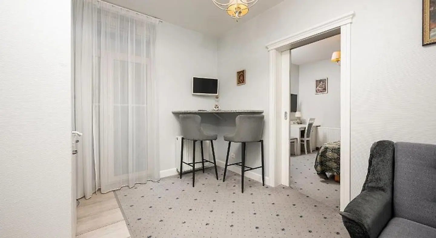 Art Hotel ROOM_EXAMPLE