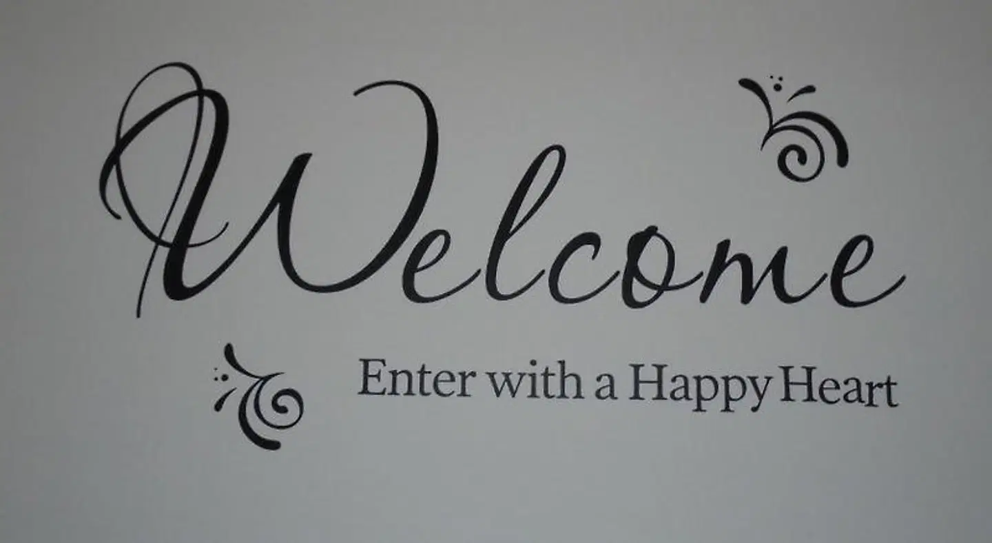 Happy days MODEL_IMPRESSION