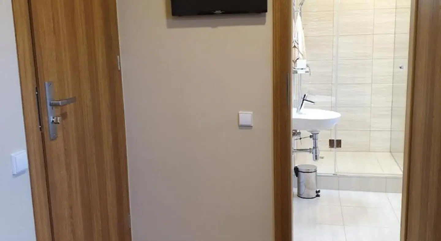 olena Hotel Badezimmer