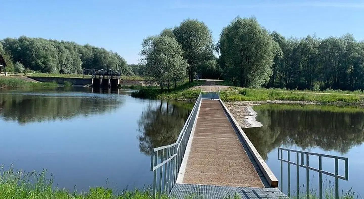Lub'na mitr'ja inform'cijas centrs OUTDOOR_POOL