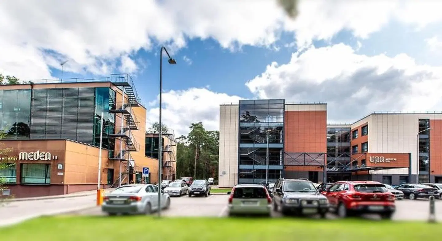 Medea EXTERIOR