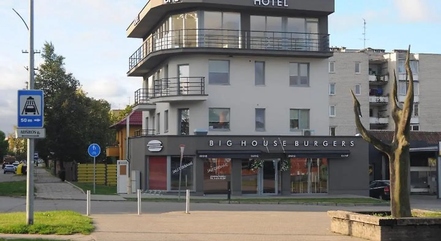BHB Hotel EXTERIOR