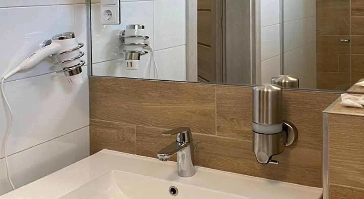 Brut Wine Hotel Badezimmer