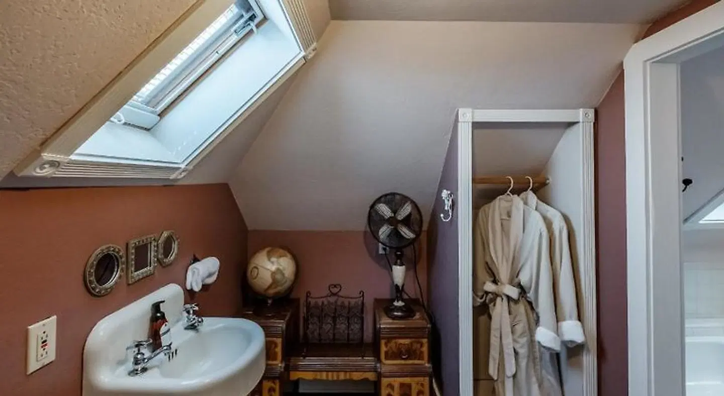 MaMere's Guest House Badezimmer