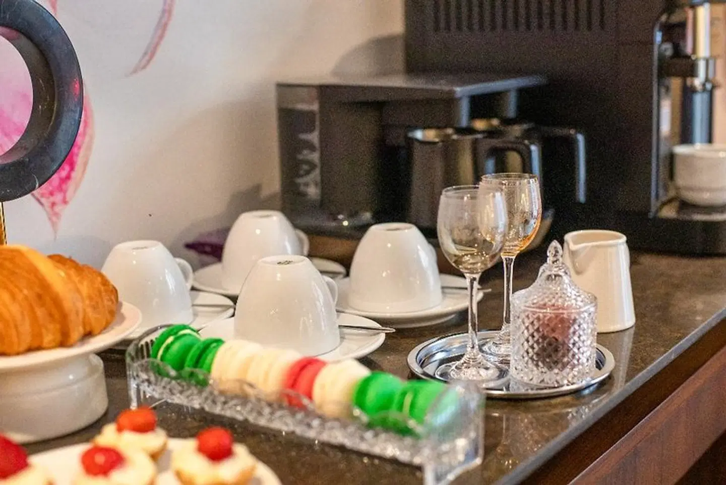 Ess Hotel Restaurant