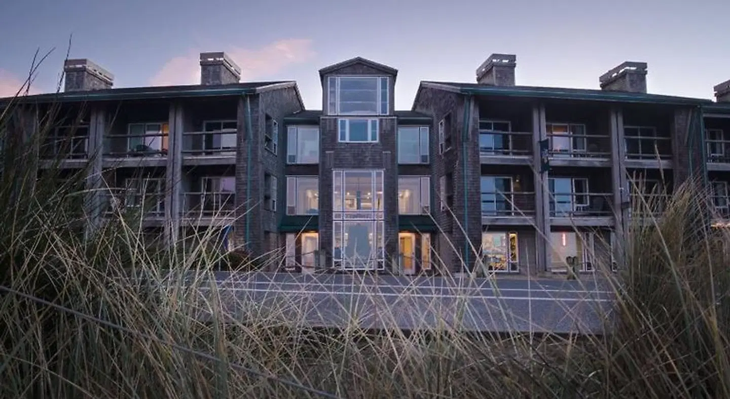 Inn at Cape Kiwanda EXTERIOR