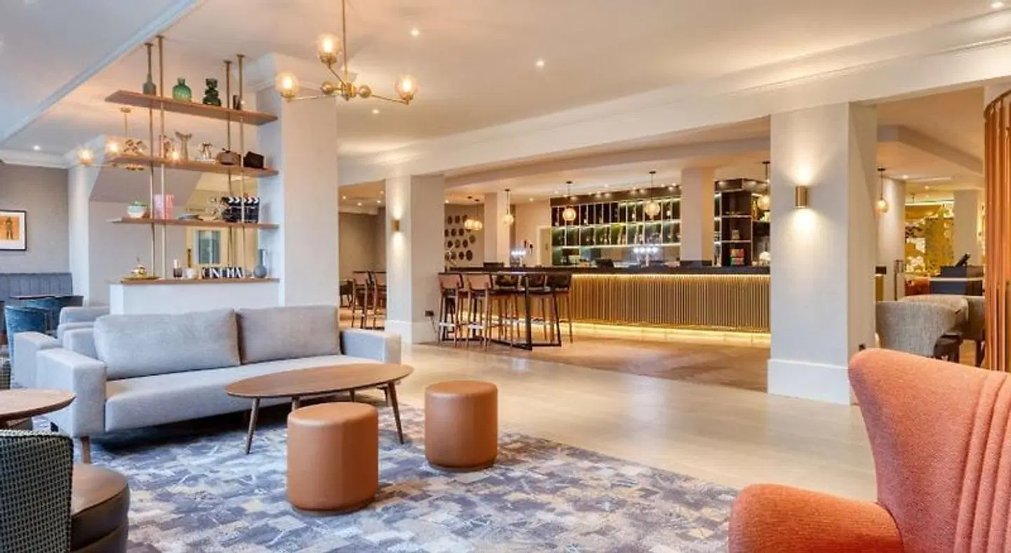 DoubleTree by Hilton London Elstree Bar