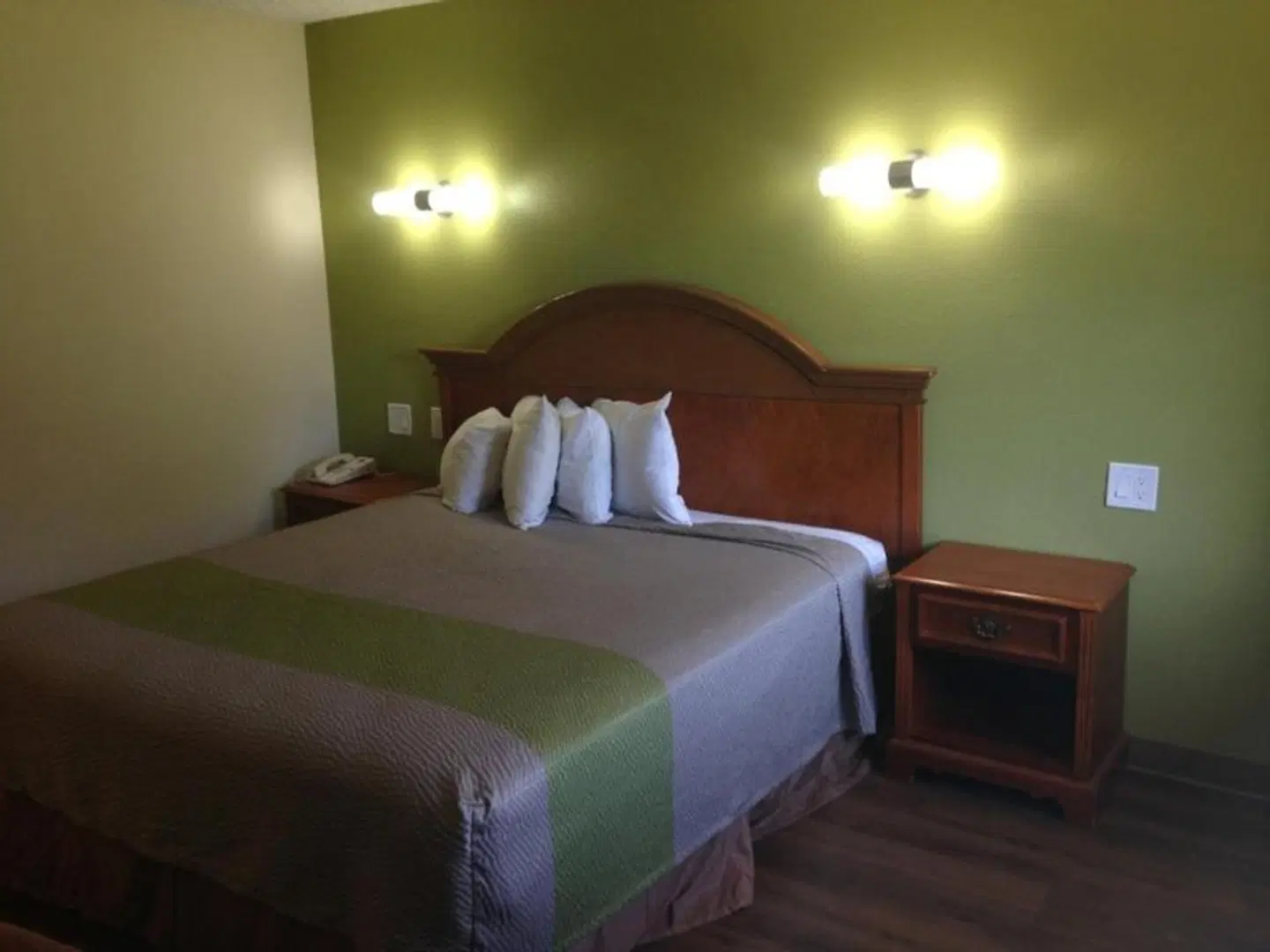 Red Carpet Inn New Brunswick ROOM_EXAMPLE