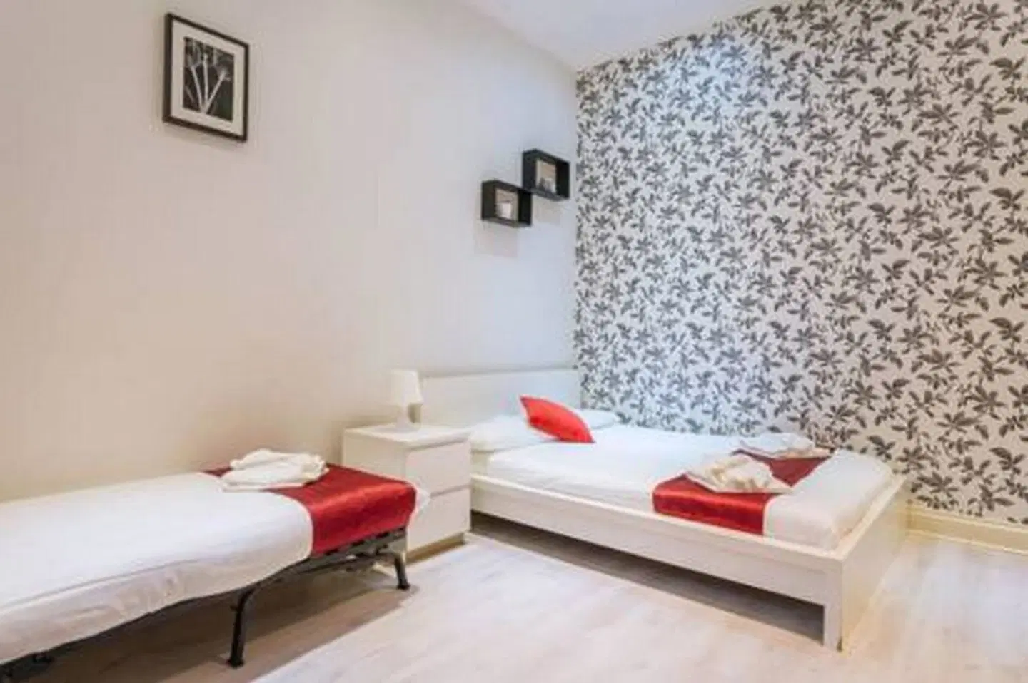 Hyde Park Economy Apartments HEALTH_BEAUTY