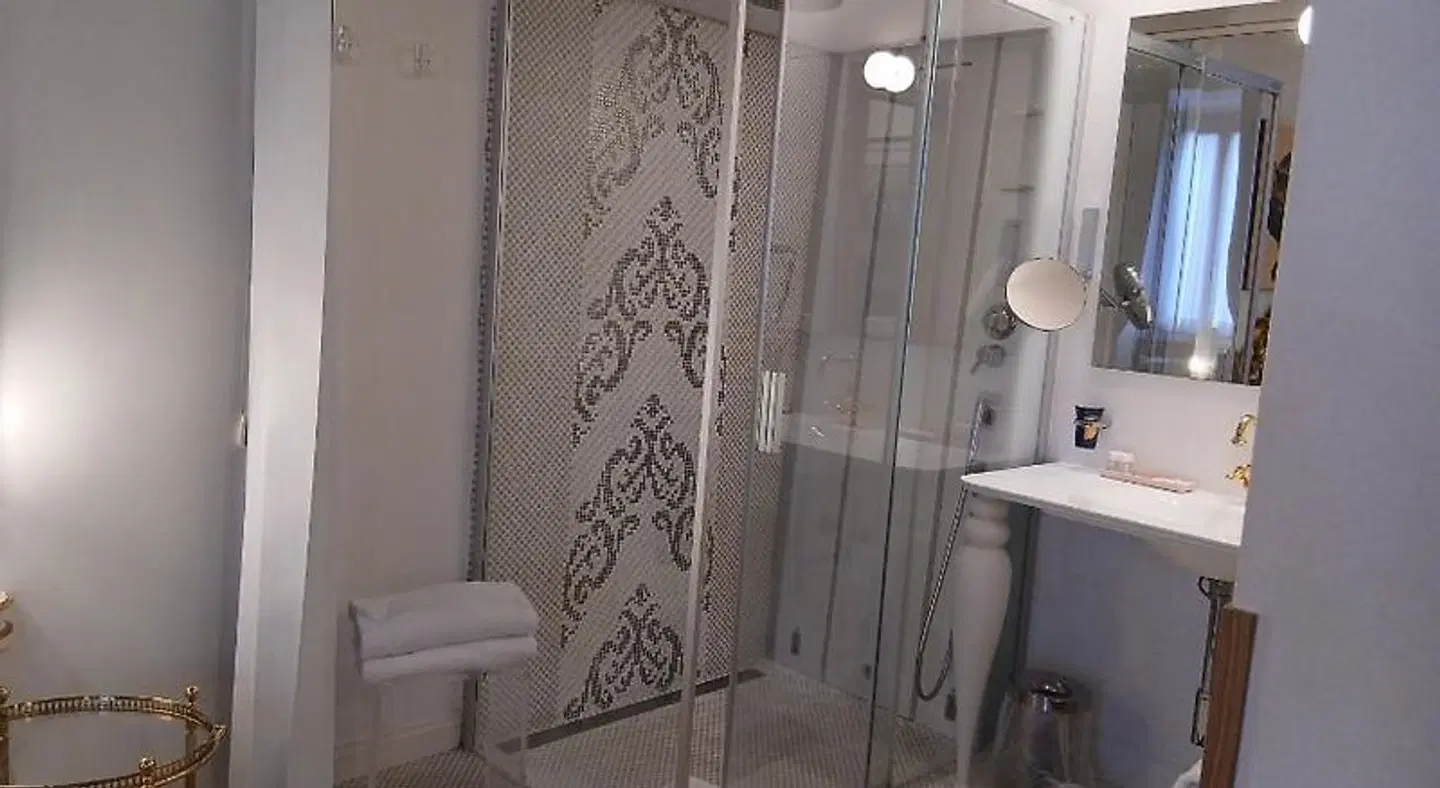 Excellent Trinity Rooms Badezimmer