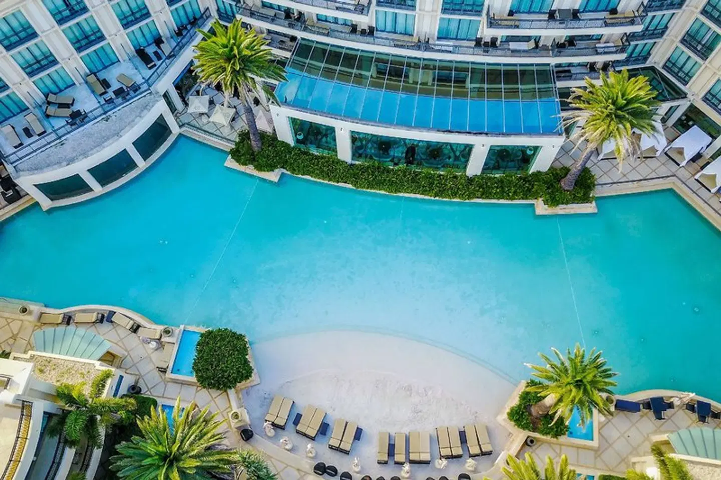 Imperial Hotel Gold Coast OUTDOOR_POOL