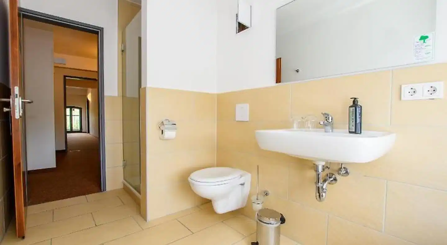 Hotel Stadtgut Buch Badezimmer