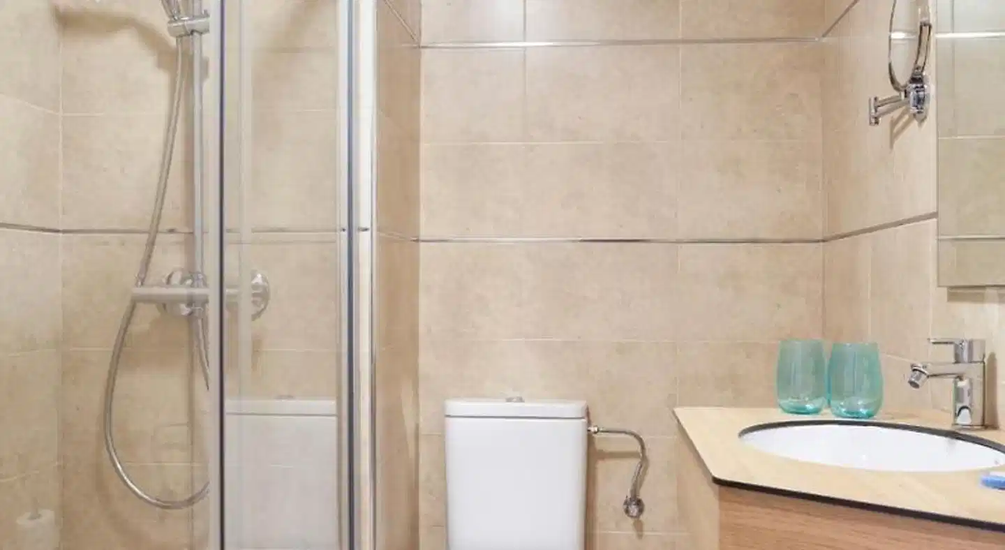 Helios Lloret Badezimmer