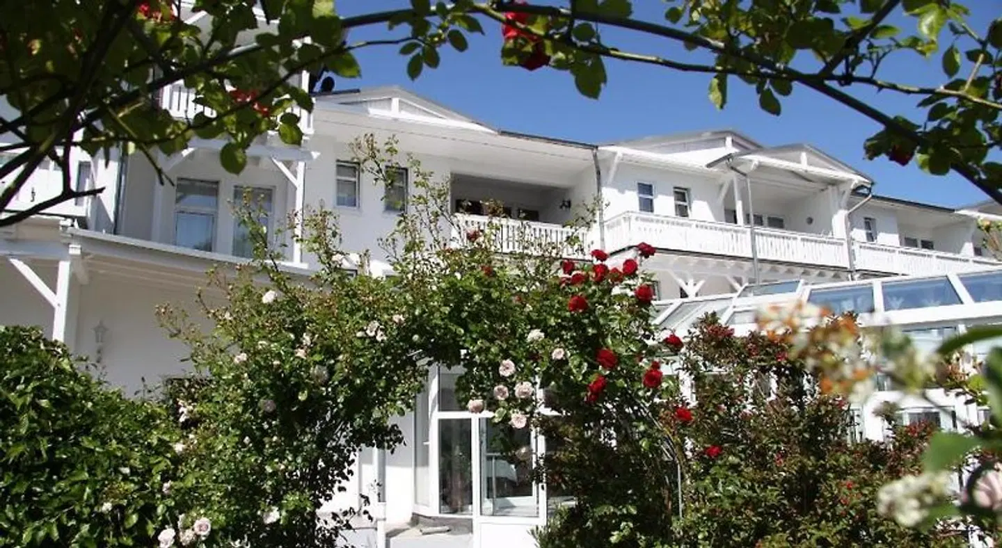 AKZENT Waldhotel Rügen EXTERIOR