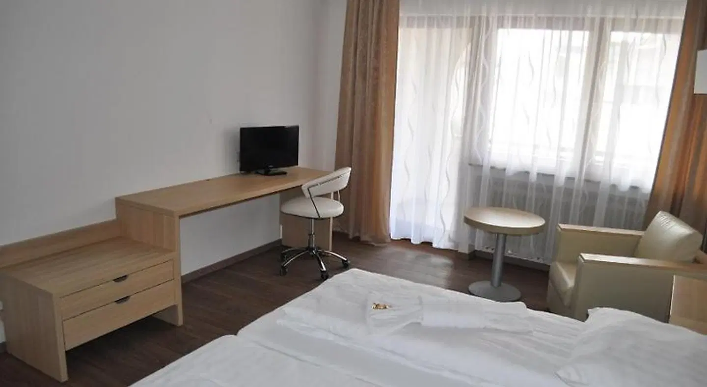 Adler ROOM_EXAMPLE