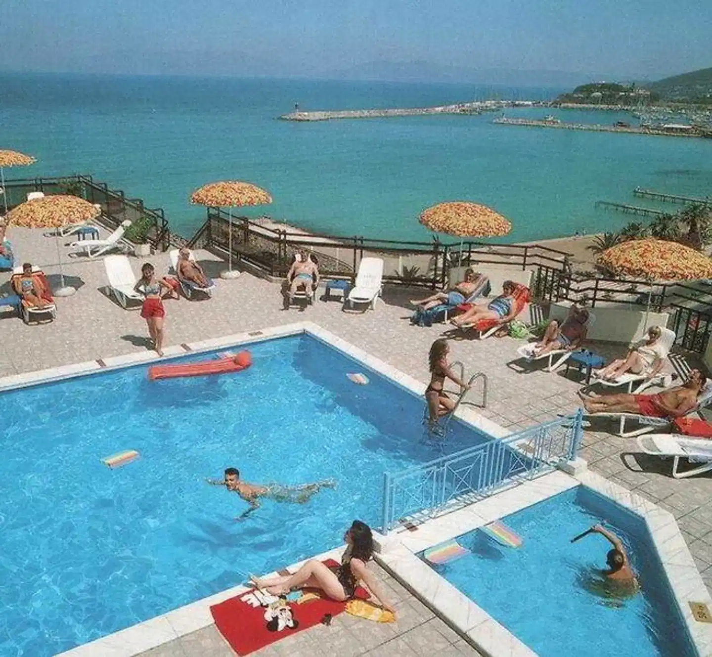 Derici Hotel Pool