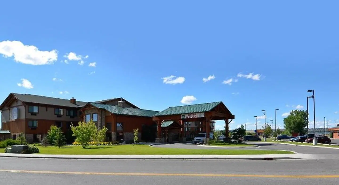 Best Western Plus Kelly Inn & Suites EXTERIOR