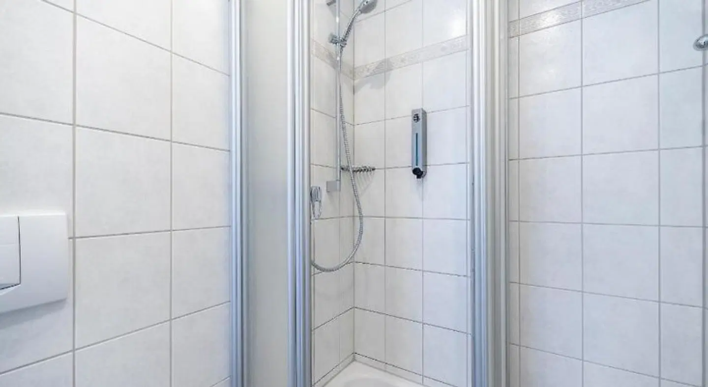 PLAZA Hotel Buchhorner Hof Badezimmer