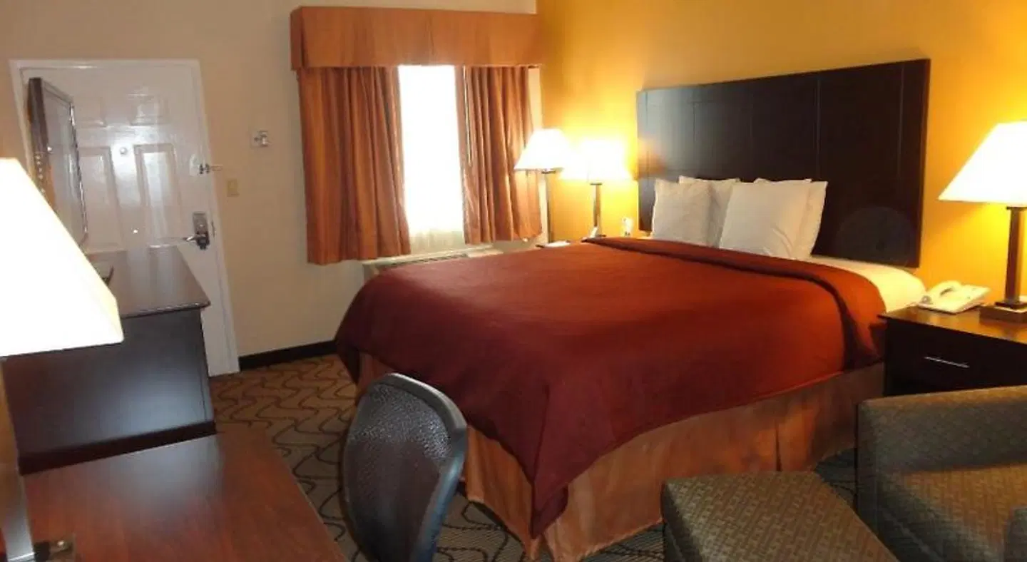 Best Western Lake Conroe ROOM_EXAMPLE