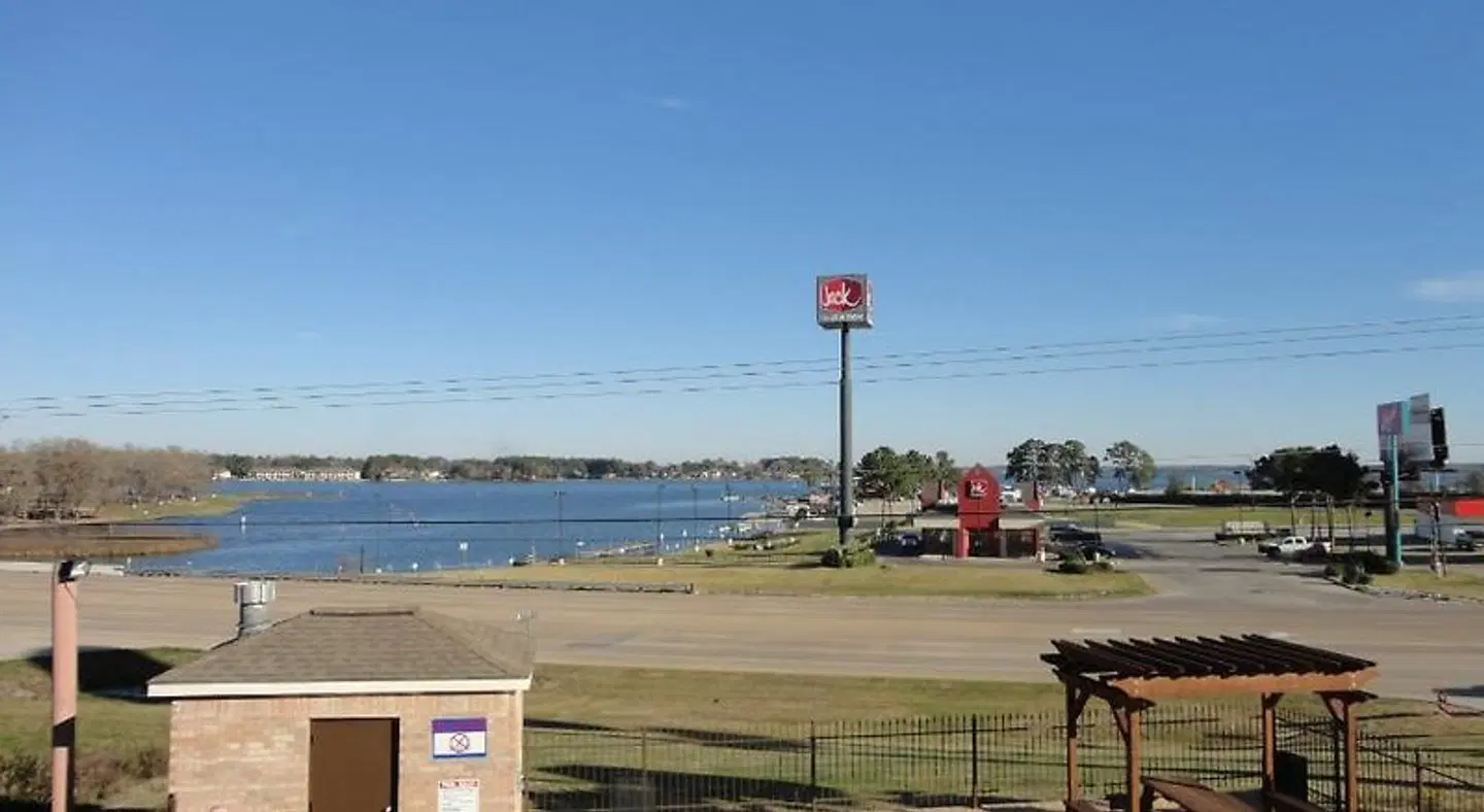 Best Western Lake Conroe Strand