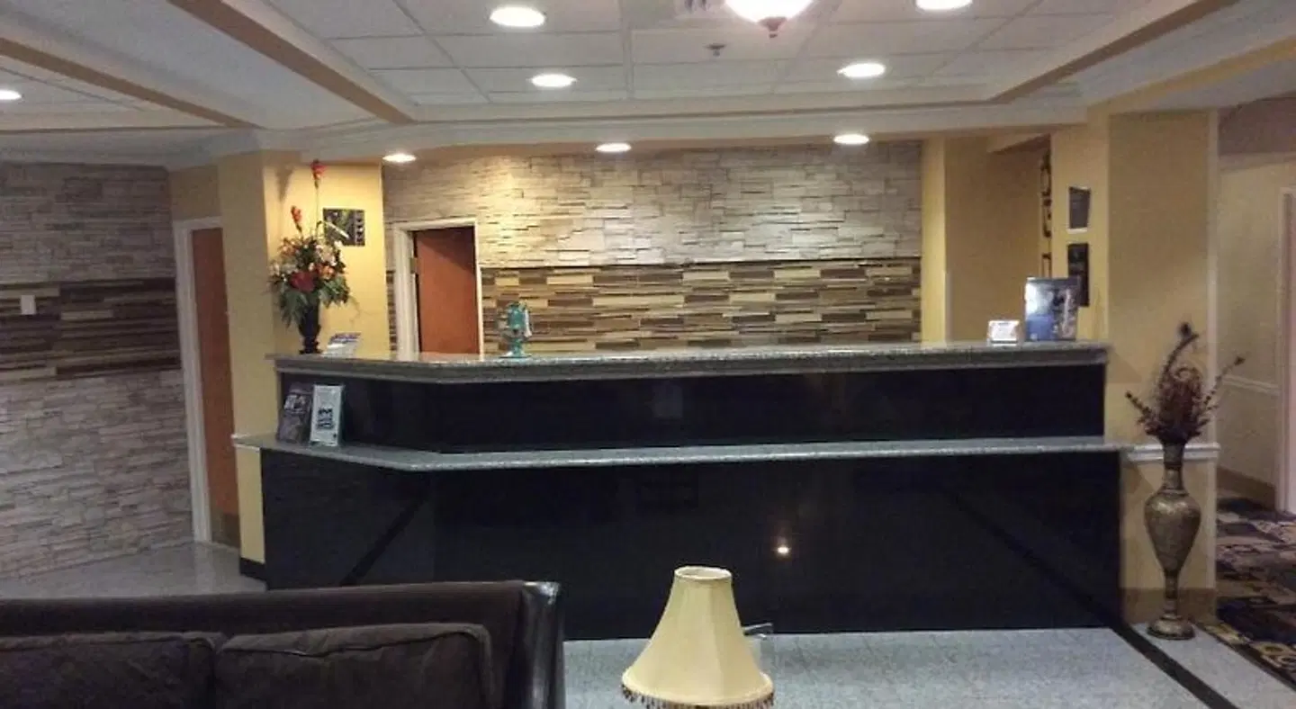 Best Western Plus New England Inn & Suites Lobby