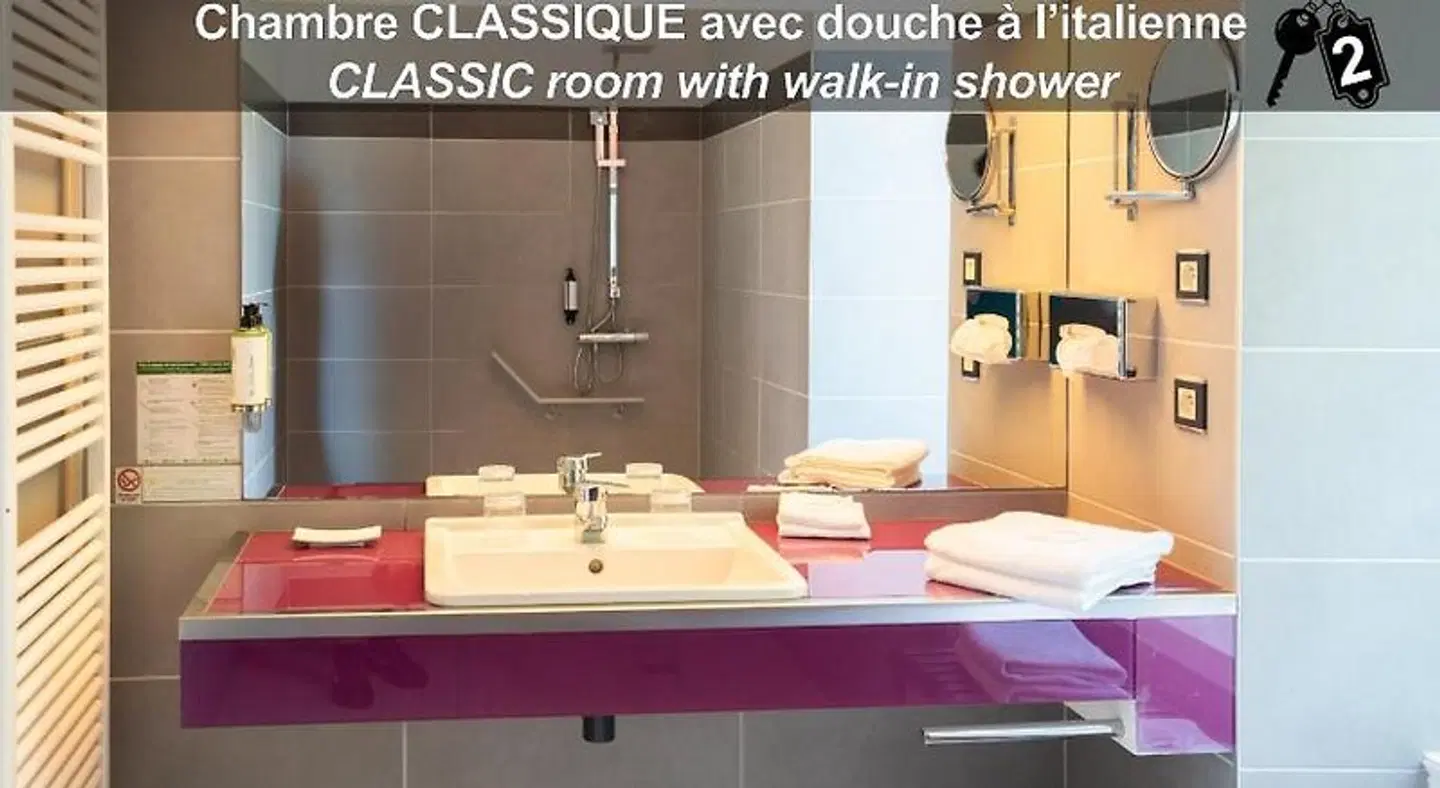 Ferme de Bourran Hotel Badezimmer