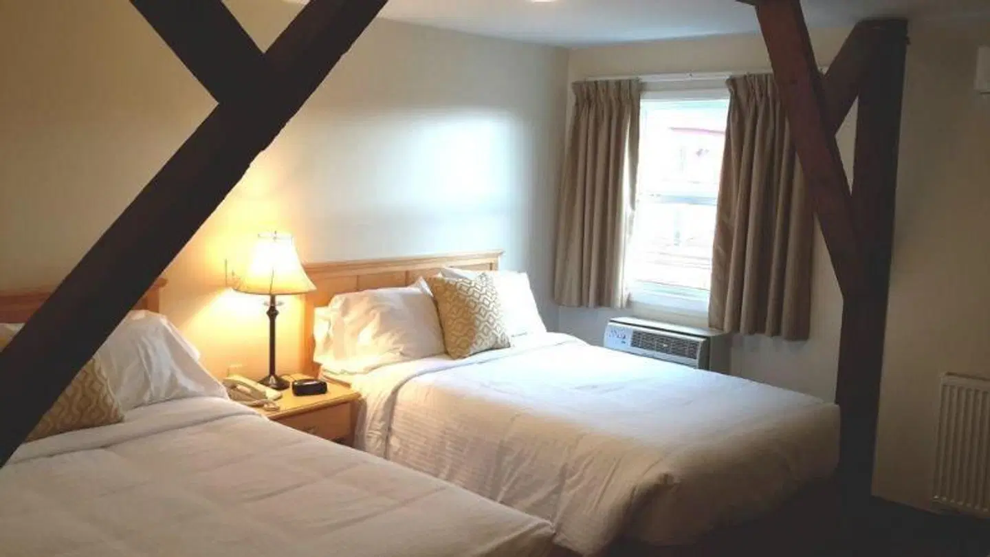 Smugglers Cove Inn ROOM_EXAMPLE