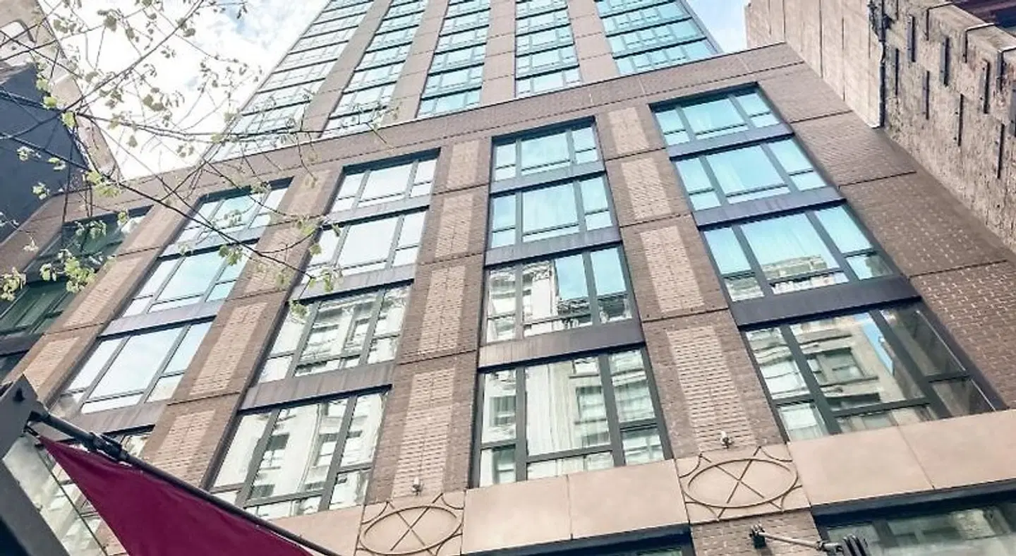 Executive Hotel Le Soleil New York EXTERIOR