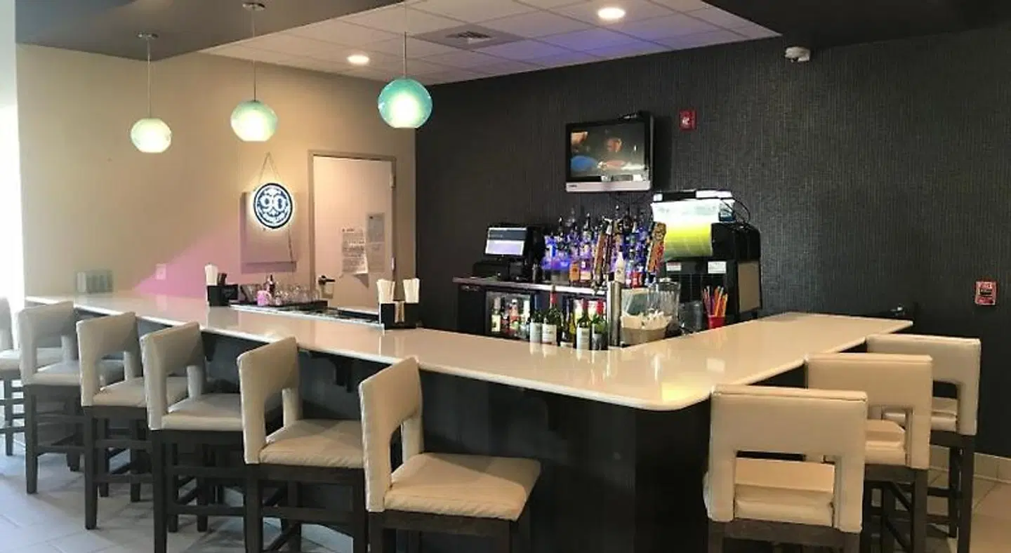 La Quinta Inn by Wyndham Fort Collins Bar