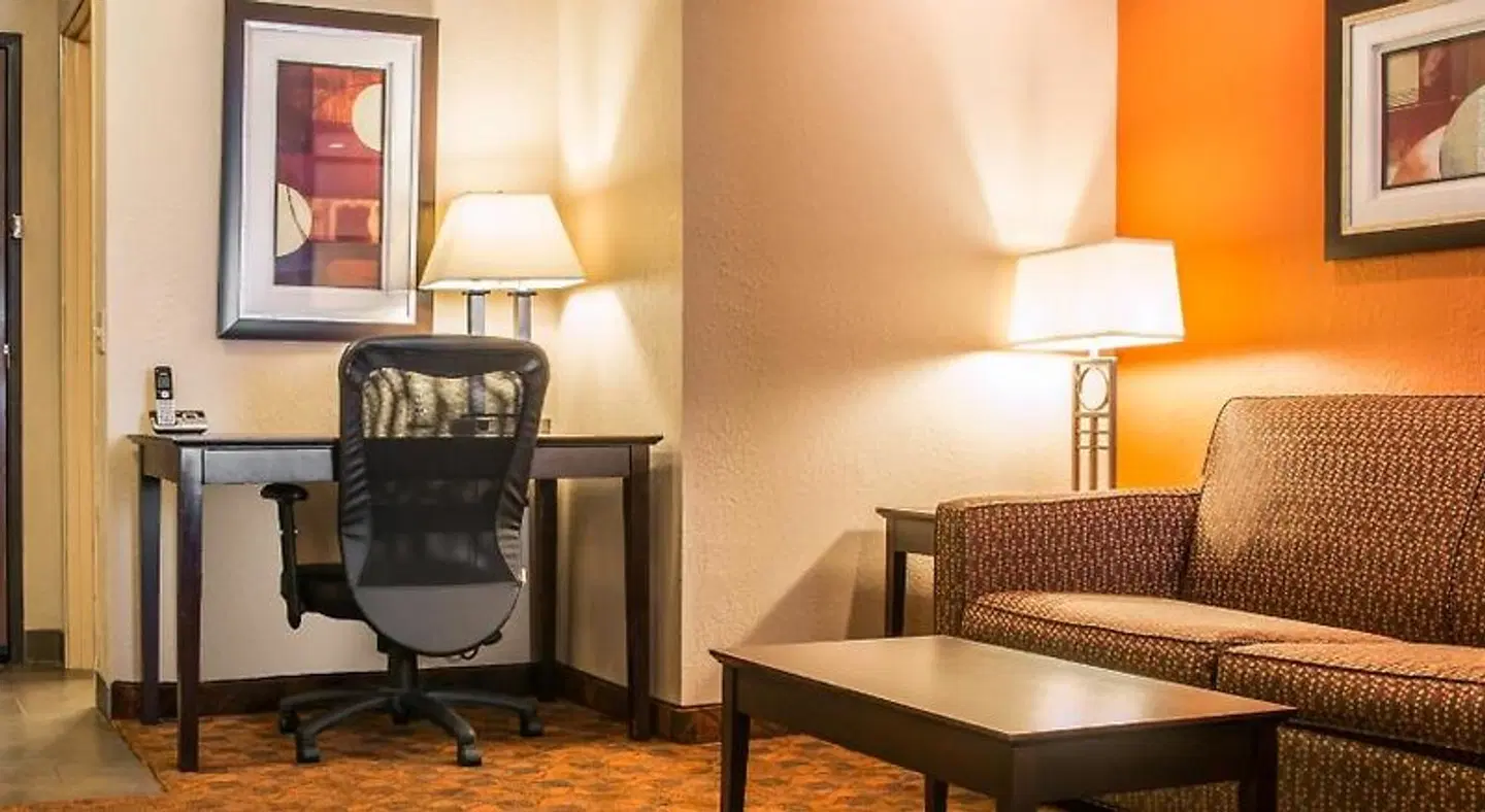 Comfort Inn & Suites and Conference Center ROOM_EXAMPLE