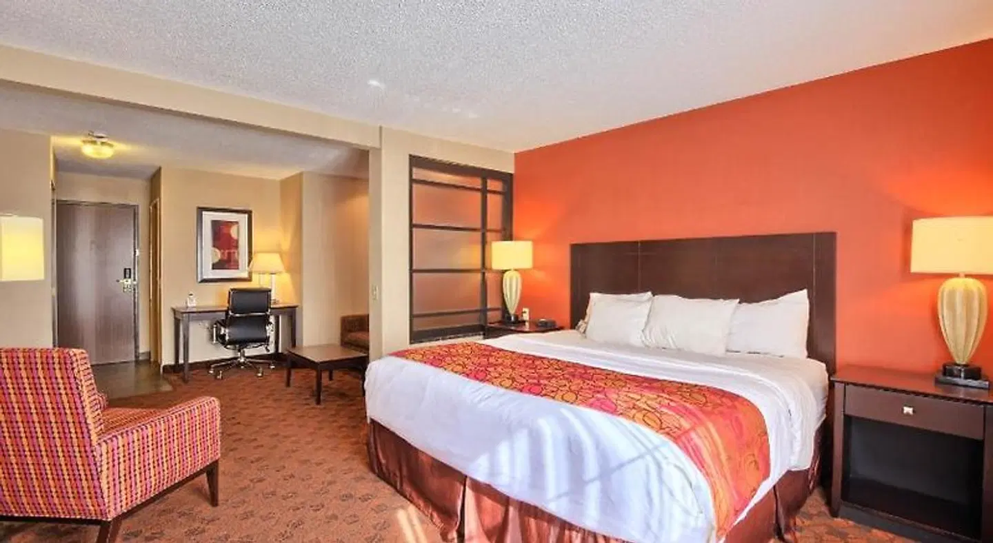 Comfort Inn & Suites and Conference Center ROOM_EXAMPLE