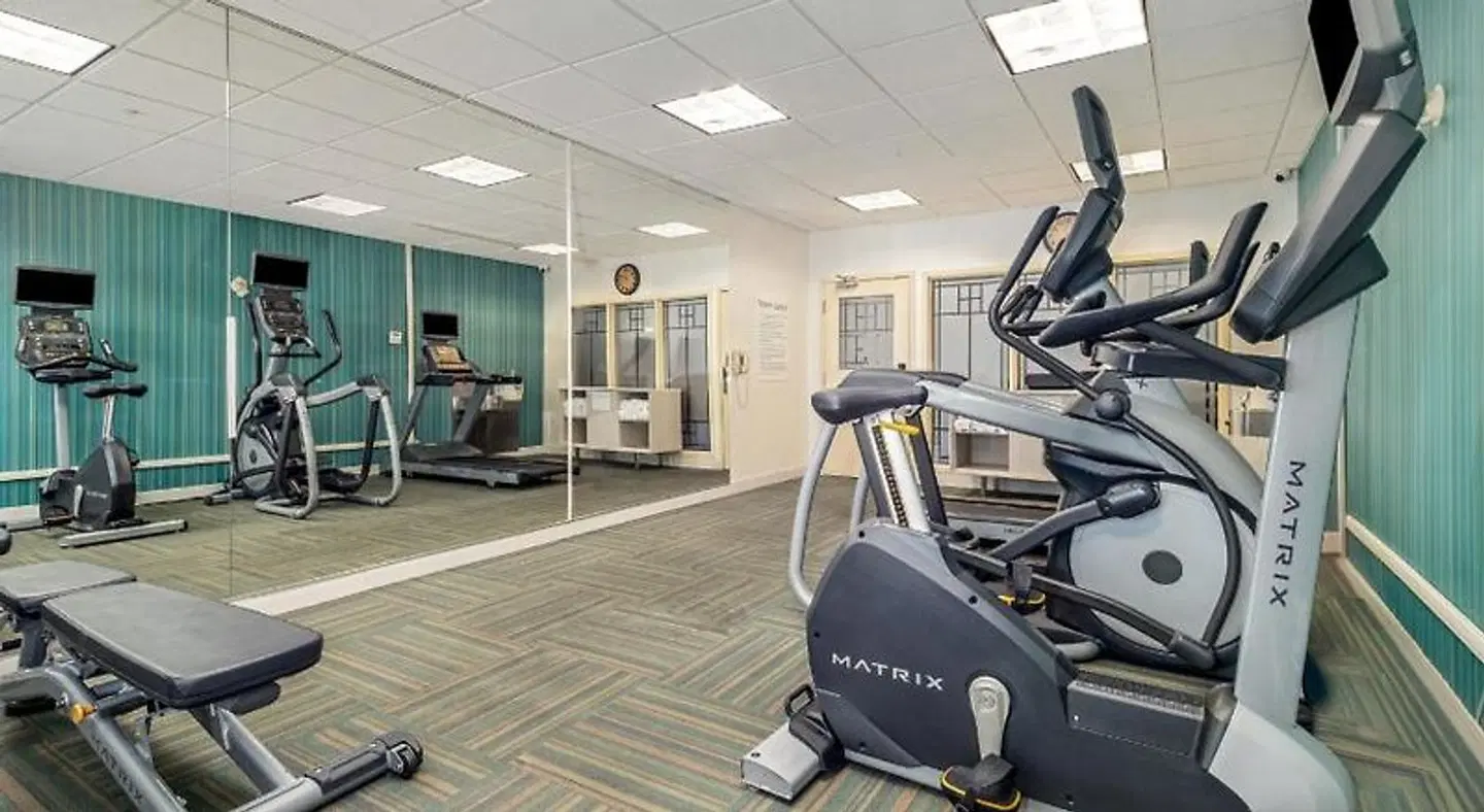 Holiday Inn Express & Suites Medicine Hat Transcanada Hwy 1 by IHG SPORTS_AND_LEISURE