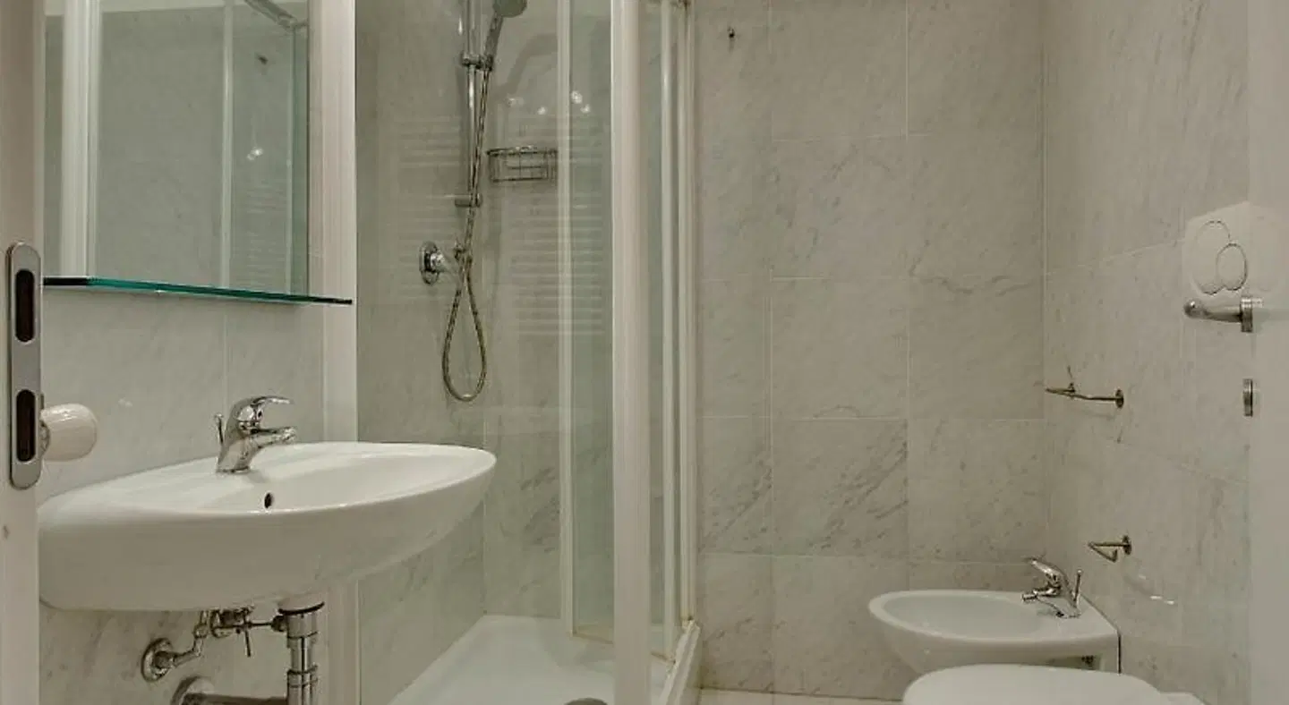Milan Apartment Rental Badezimmer