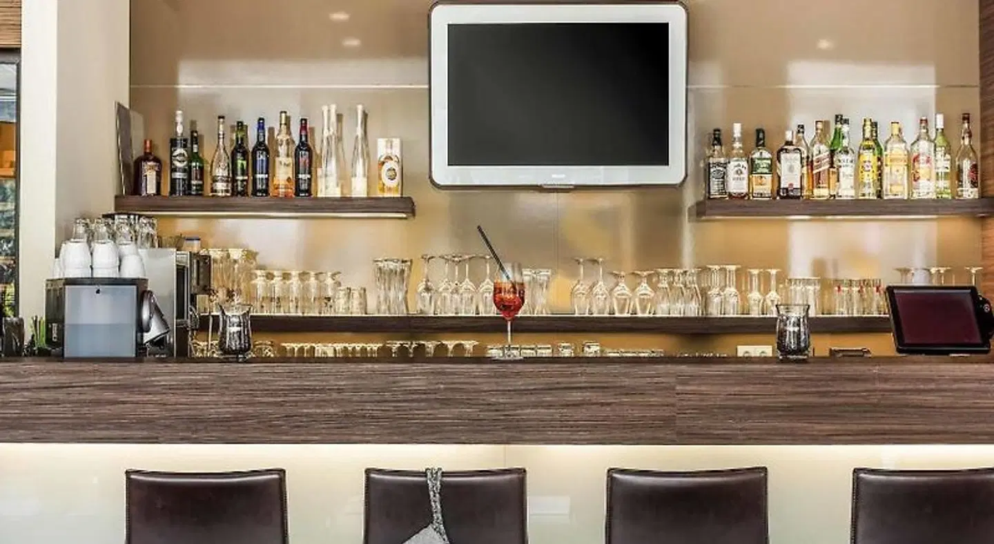ibis Friedrichshafen Airport Messe Bar