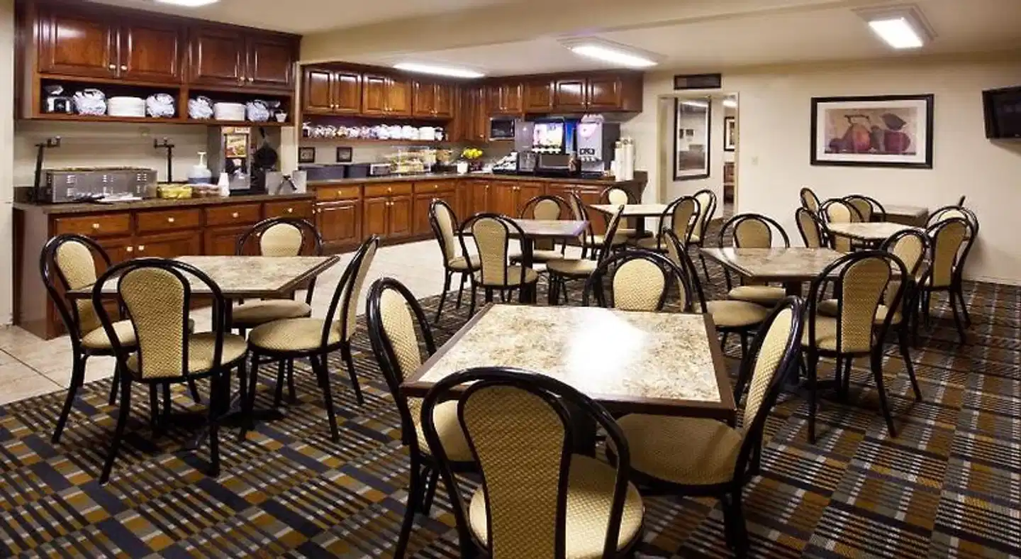 Best Western Empire Towers Bar