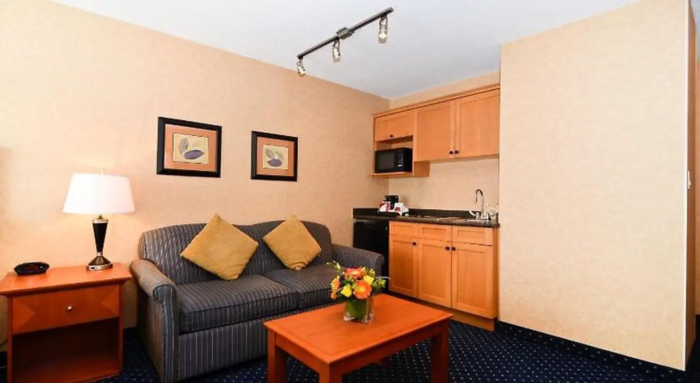 Best Western Plus Langley Inn ROOM_EXAMPLE