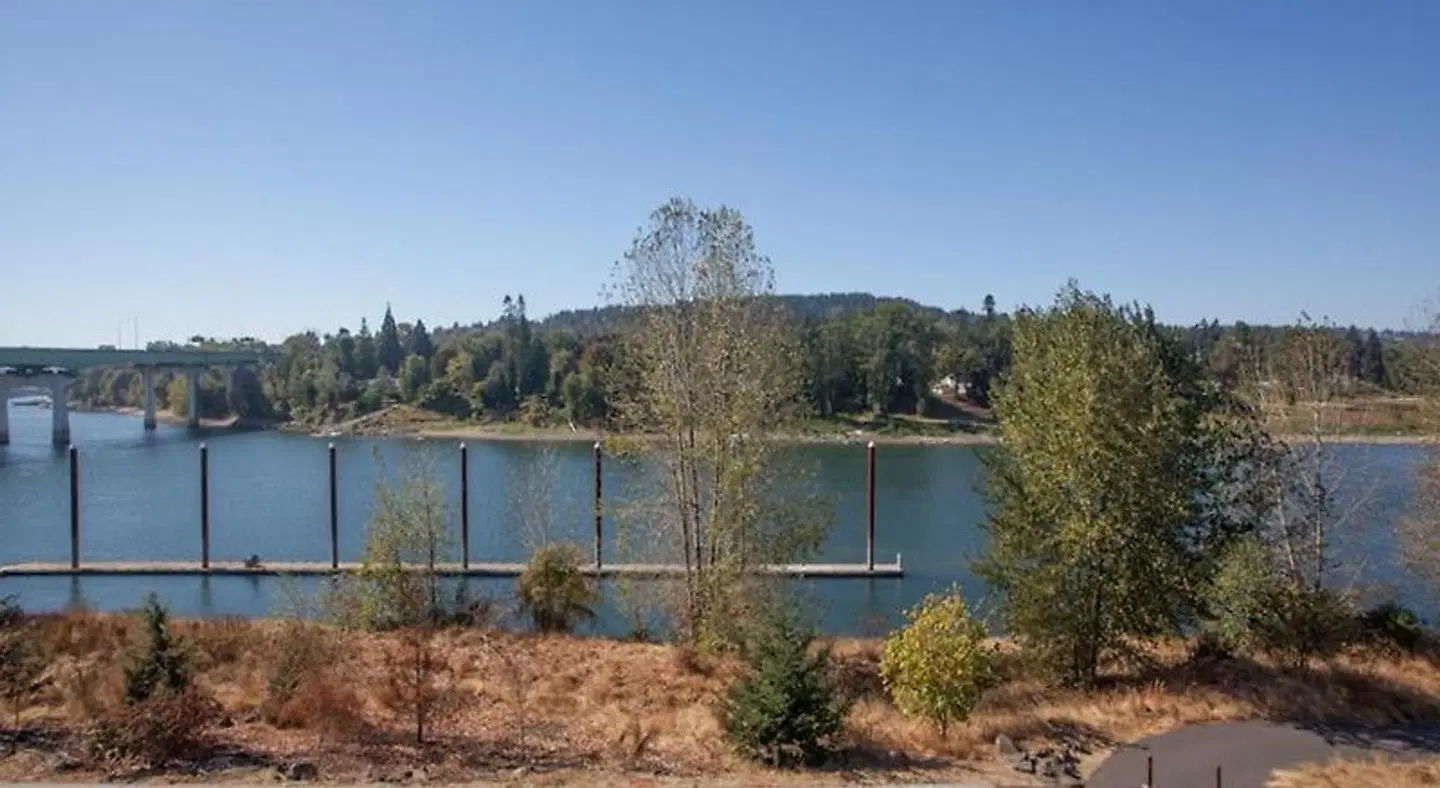 Best Western Plus Rivershore Hotel Terrasse