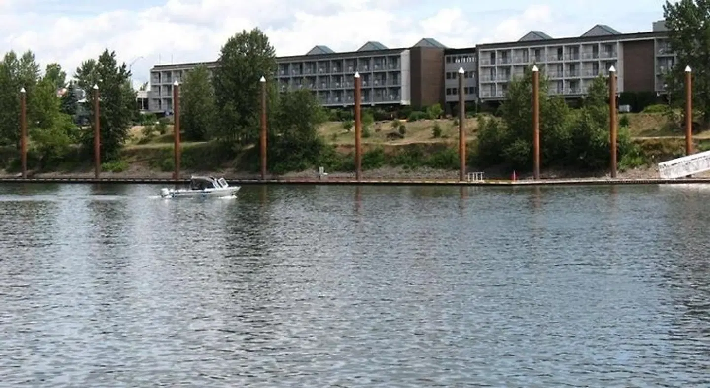 Best Western Plus Rivershore Hotel Aussenansicht