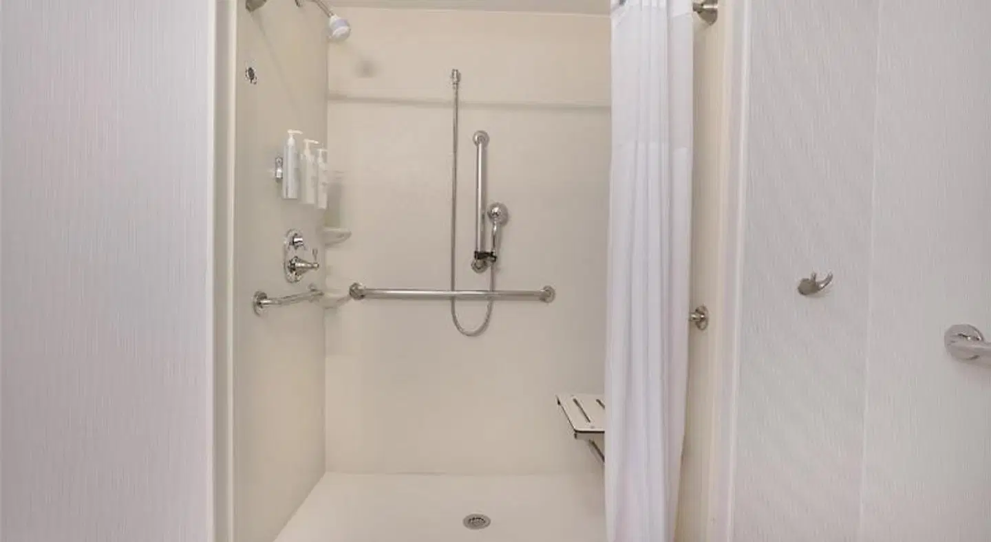 Hampton Inn & Suites Tulsa/Tulsa Hills Badezimmer