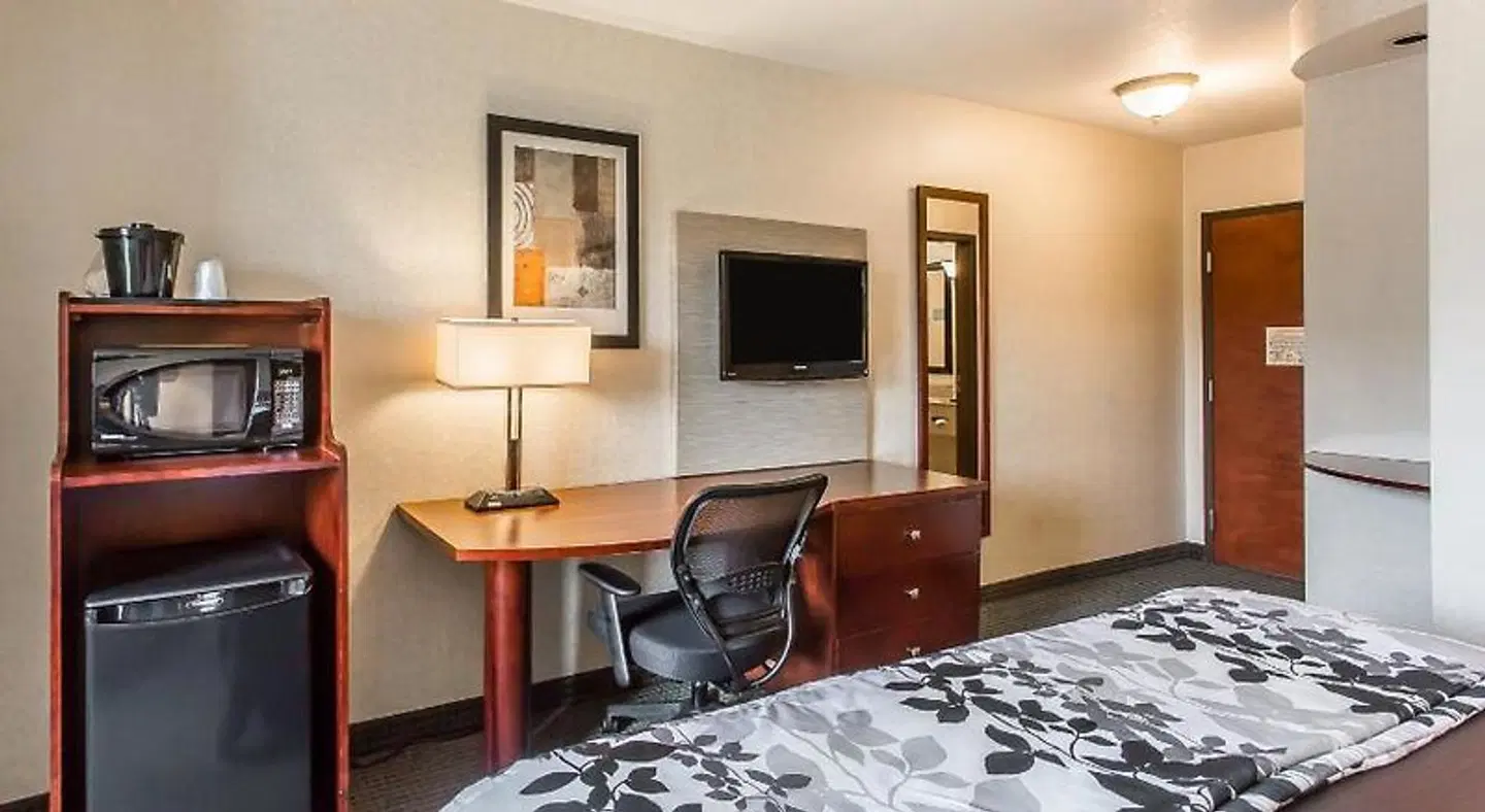 Sleep Inn & Suites ROOM_EXAMPLE